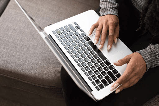 laptop-finding-online-work-1