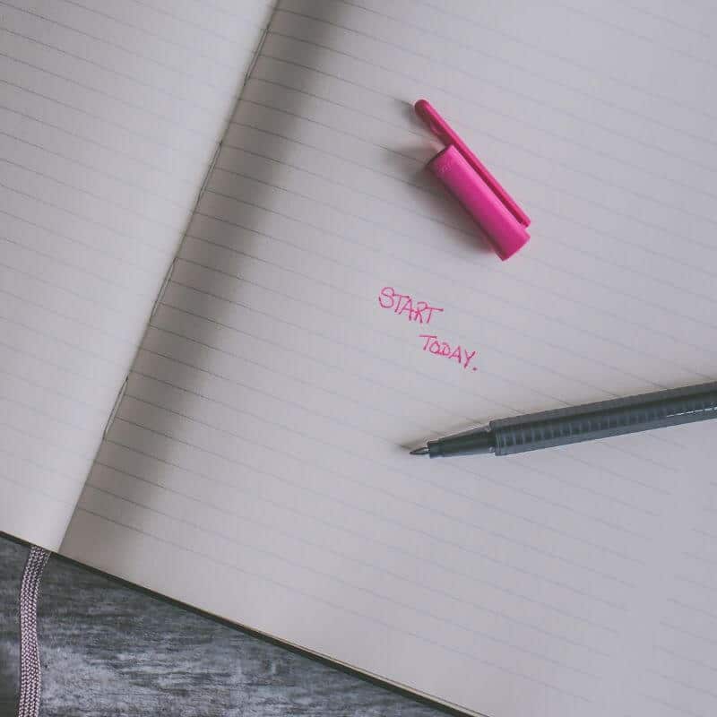 A pen with a notebook that has written on it "Start Today"