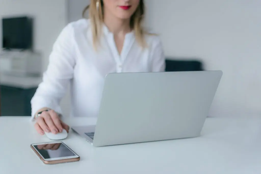 woman working on laptop