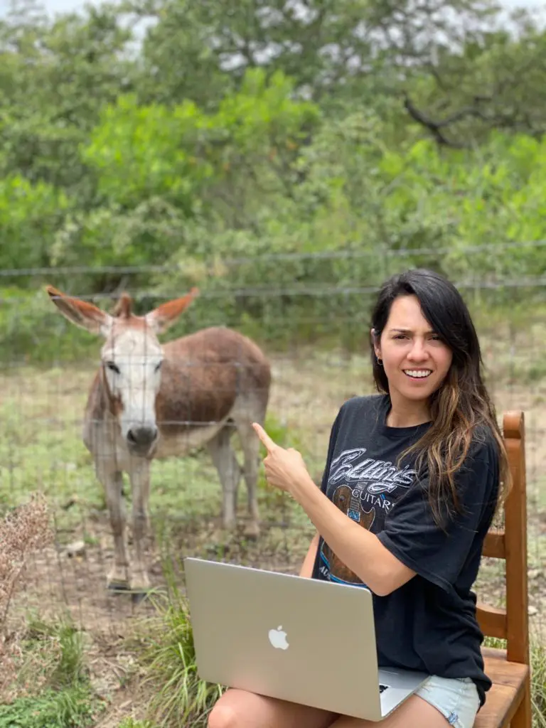 alexis-working-with-her-neighbor