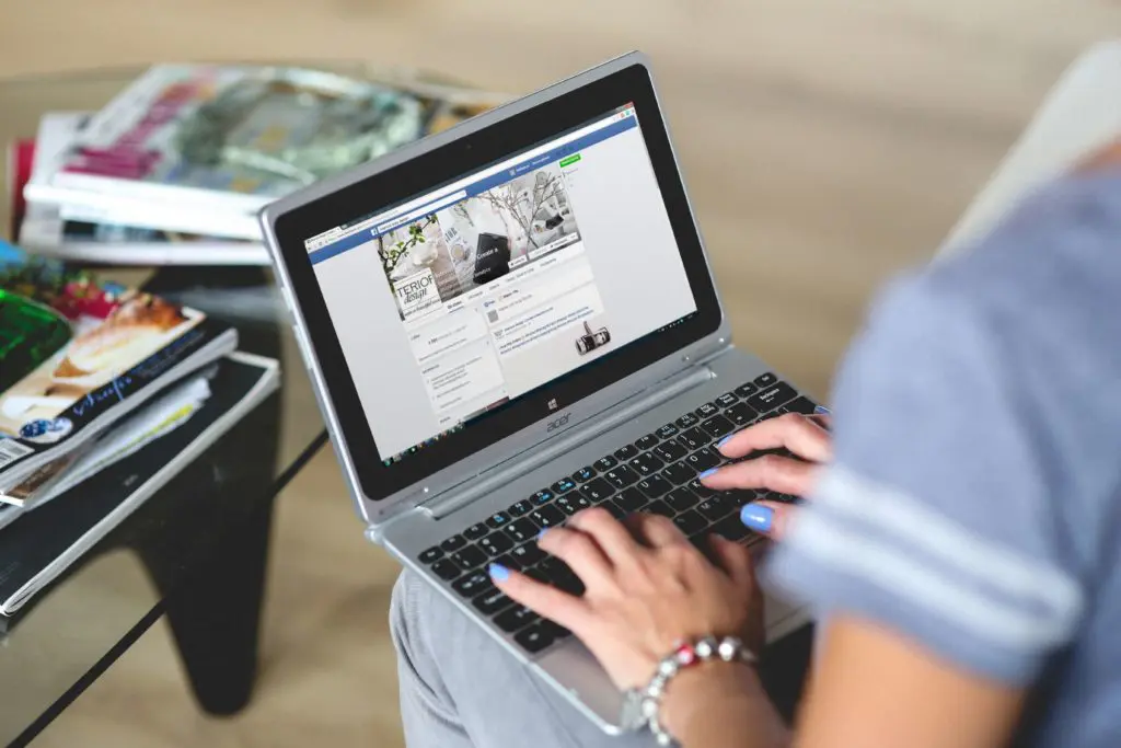 virtual assistant using facebook