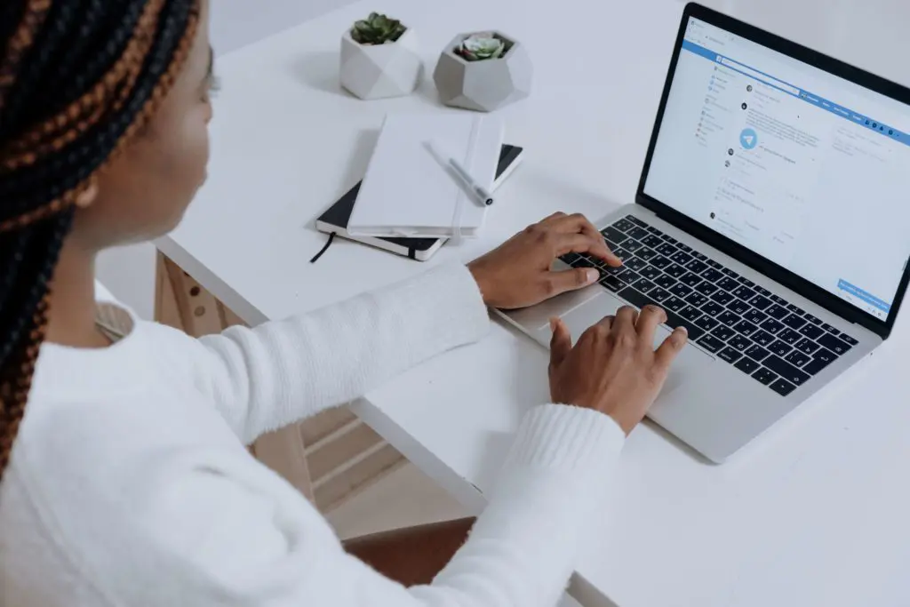 virtual assistant using facebook