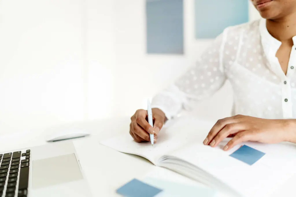 virtual assistant working in home office