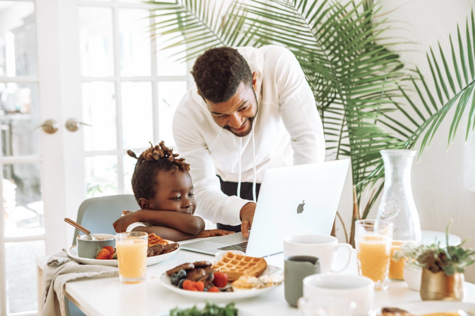 Top 3 Reasons Why Becoming A Virtual Assistant Is The Best Side Hustle 